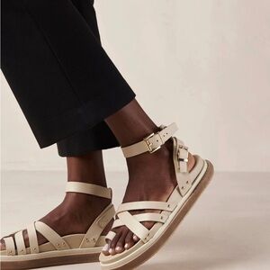 ALOHAS Buckle Up sandal in cream/genuine leather/chunky platform sandal /size 39